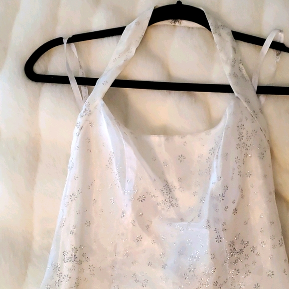 Gown - Picture 4 of 4